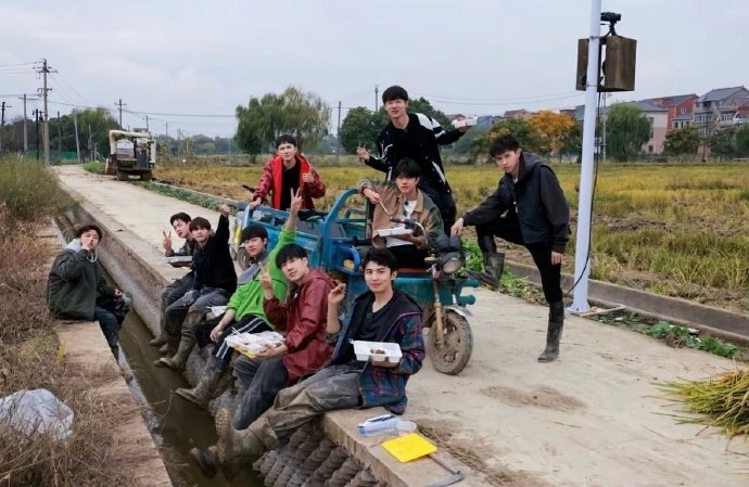 十个勤天版中国人能飞种地吧一路追种地吧过来，看着十个勤天一步步成长，没想到种地少