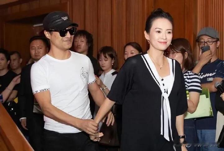 看汪峰和章子怡的历任交往对象，你会发现，汪峰是章子怡所有交往对象中最弱的，而章子