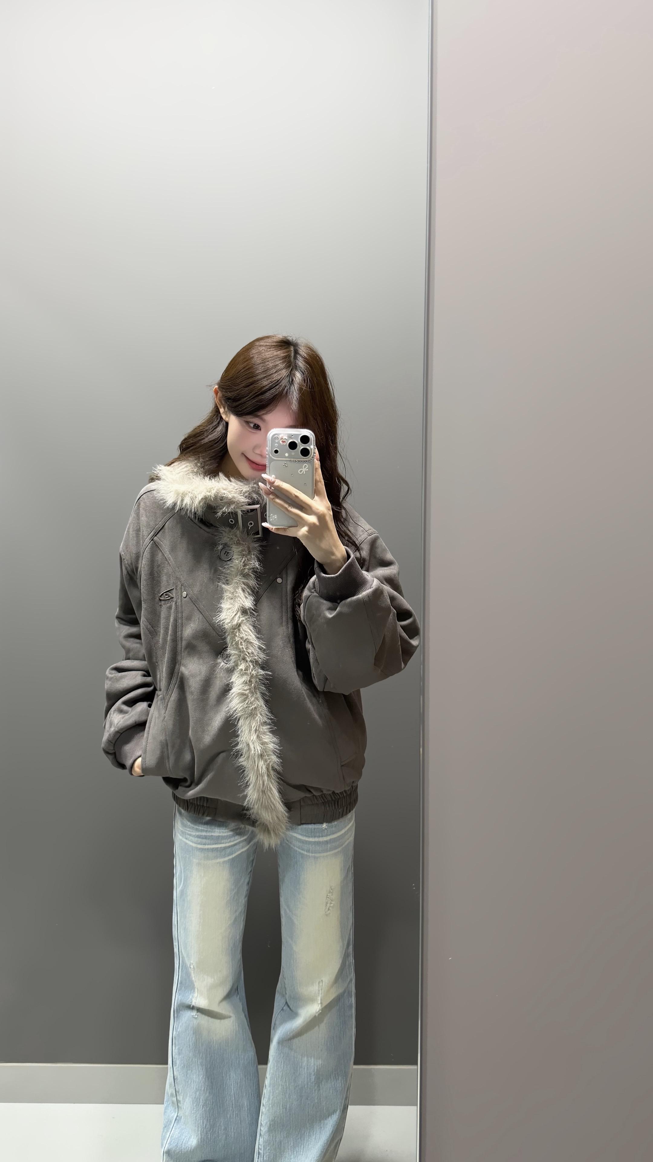 时间是来不及细算的 直到冷空气裹挟着回忆涌来 我发觉又是一年