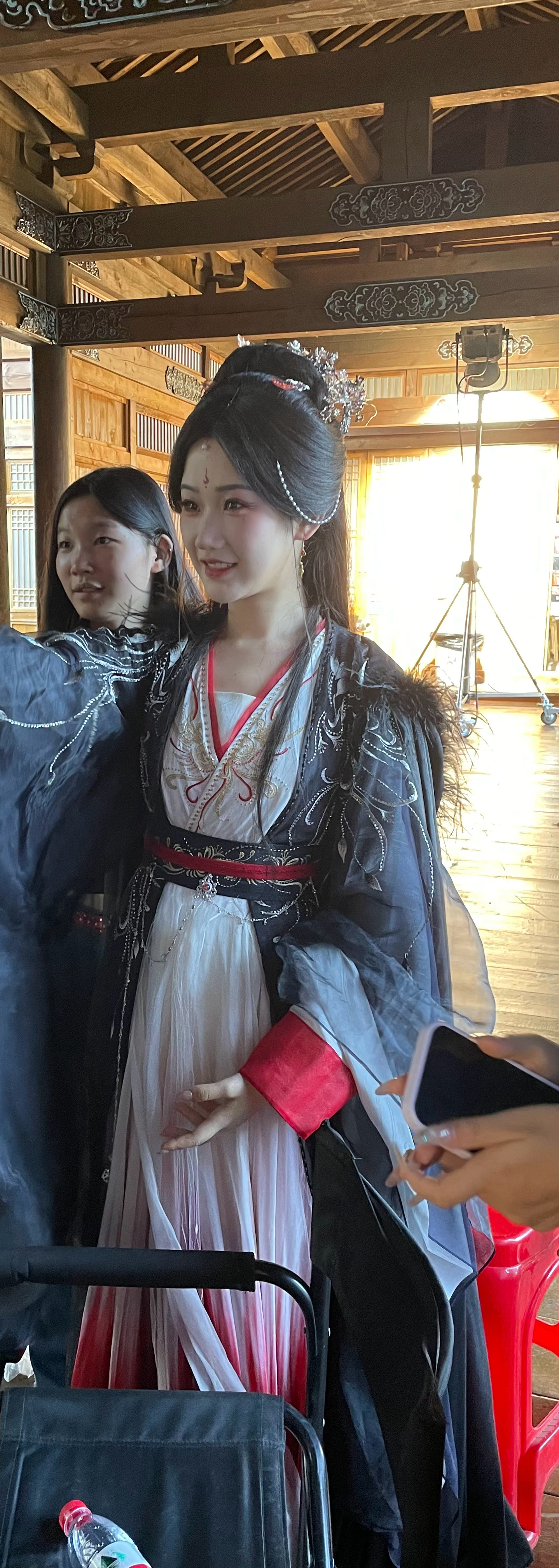 今天顺路探班了张晋宜[流鼻血]和美女贴贴感觉长寿了十年 ​​​
