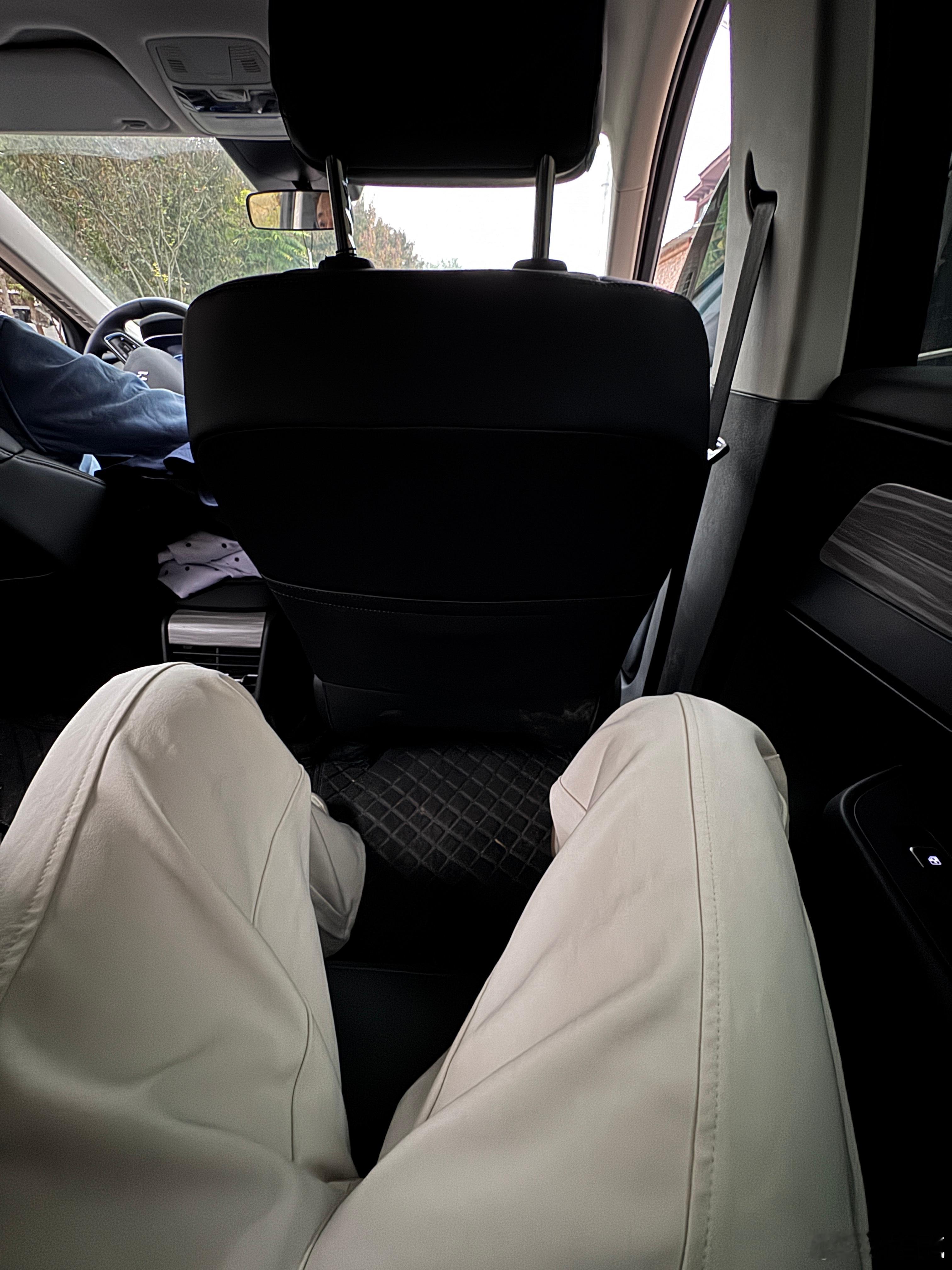 在北京打车，10次里有5次能遇到红旗，体验非常好，车内空气清新、干净整洁，车主也
