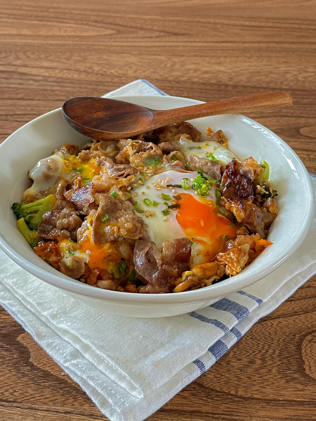 好吃的肥牛抱蛋饭🍛
