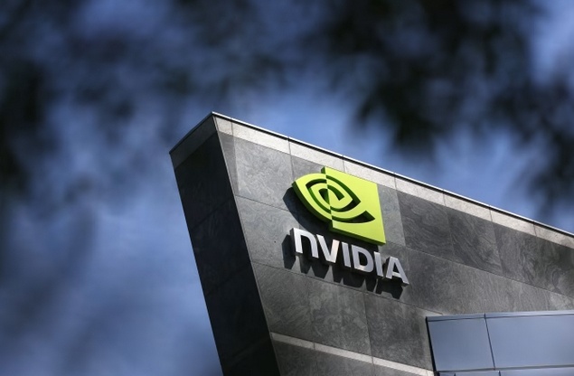 环球网：据环球网，路透社21日援引消息透露，特朗普政府正考虑批准向中国出口美国芯