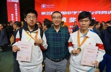 清华北大“双料学霸”李永乐在北京求职时，屡屡碰壁，外企不要他，世界500强也不要