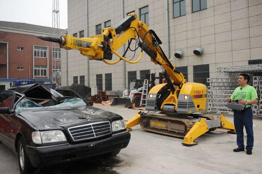 标哥又开始“闪亮登场”高调行事啦，就像一颗突然划过夜空的“烟火”，宣布要向张雪赠