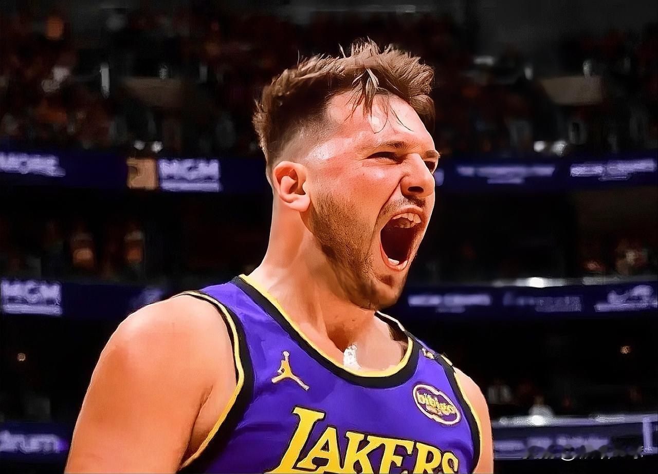 根本防不住！东契奇三节31分，带领湖人领先19分，可以提前打卡下班了！

在今日