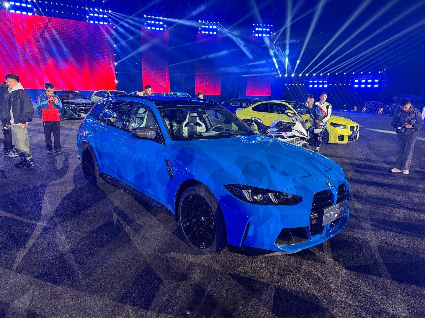 哎哟 真帅呀M3 touring👍  ​​​