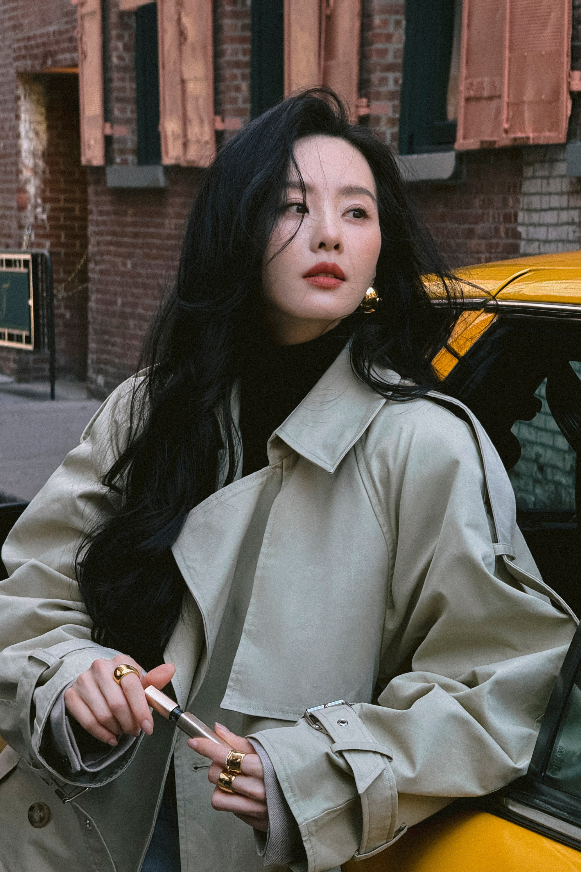 刘诗诗颜值大赏，纽约街头自信优雅的诗诗。刘诗诗