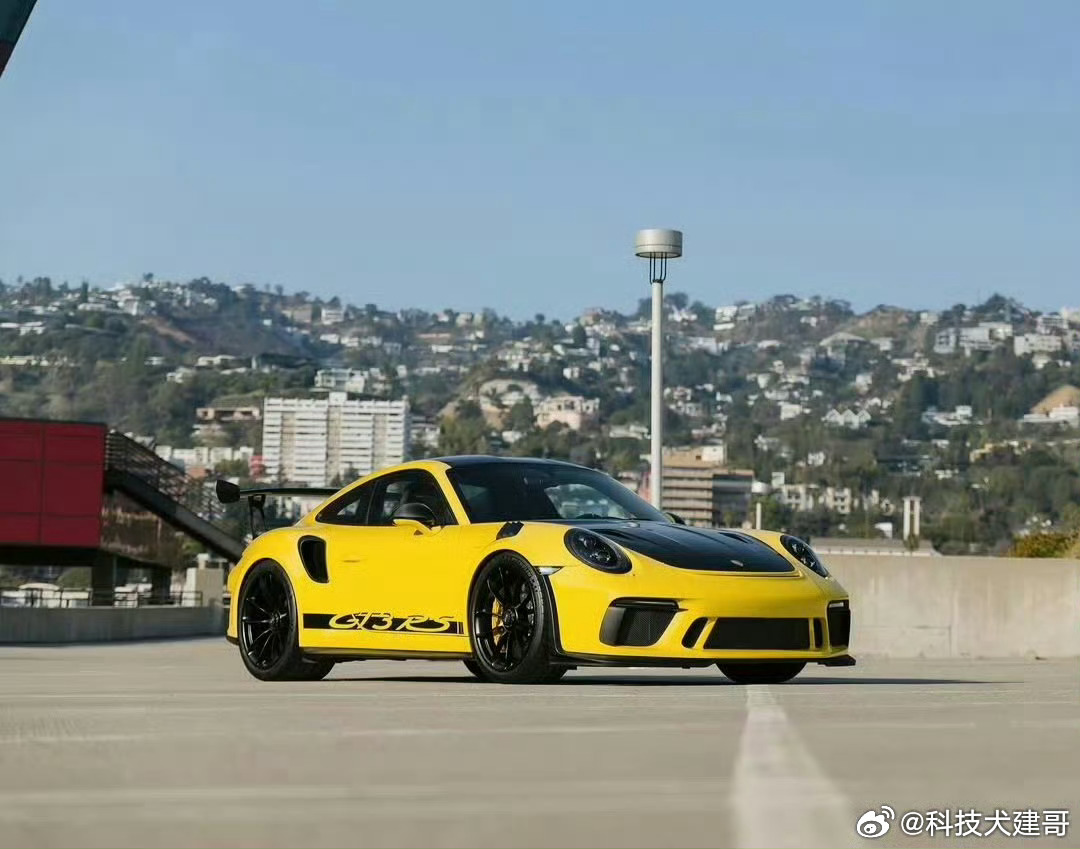 【保时捷2025年营业利润仅剩4亿欧元保时捷营业利润暴跌92.7%】保时捷这次利