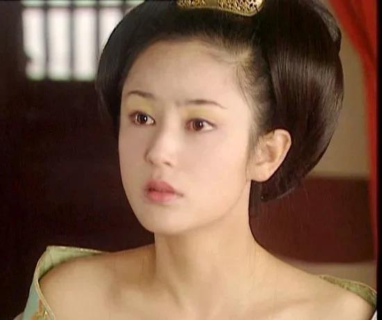 在唐朝那个权力更迭频繁的年代，一位公主野心勃勃，试图掌控大局，却在亲侄子手上栽跟