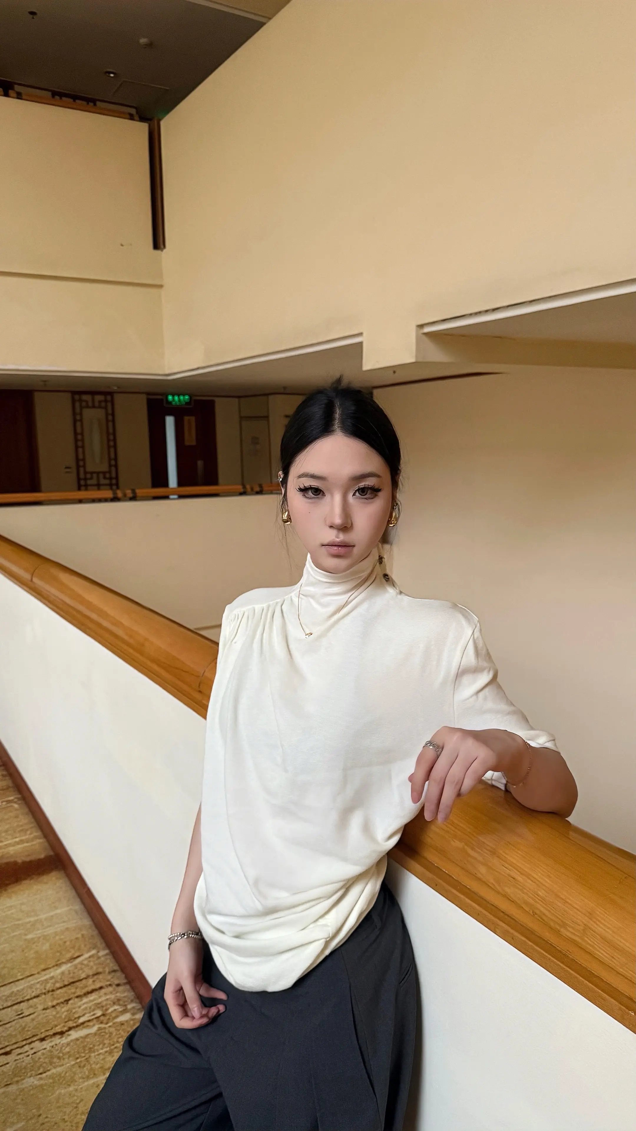 你的世界里只会有两件事 等我和陪我