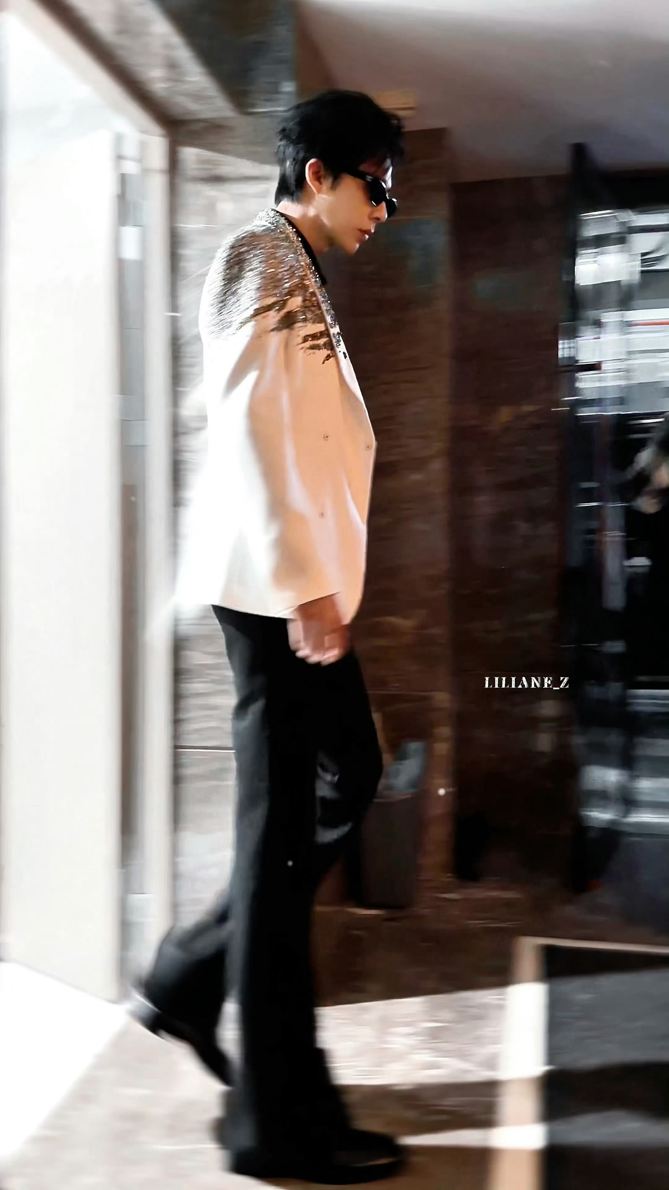 开始推理吧全员白色造型开推全员白色造型长腿欧巴刘宇宁上班啦，好帅好帅！好长的腿