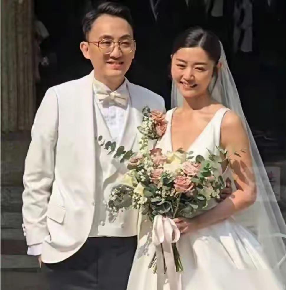 卫诗雅缝50针十天就拿影后，丈夫的专业守护太难得

2026年7月30日，卫诗雅