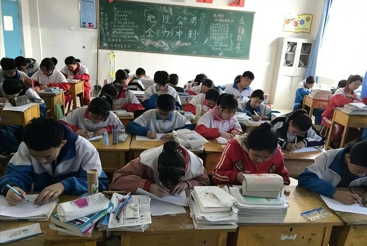 班主任坦言：高中真正能脱颖而出的，只有这五类孩子！

高中的知识点真的比初中难太