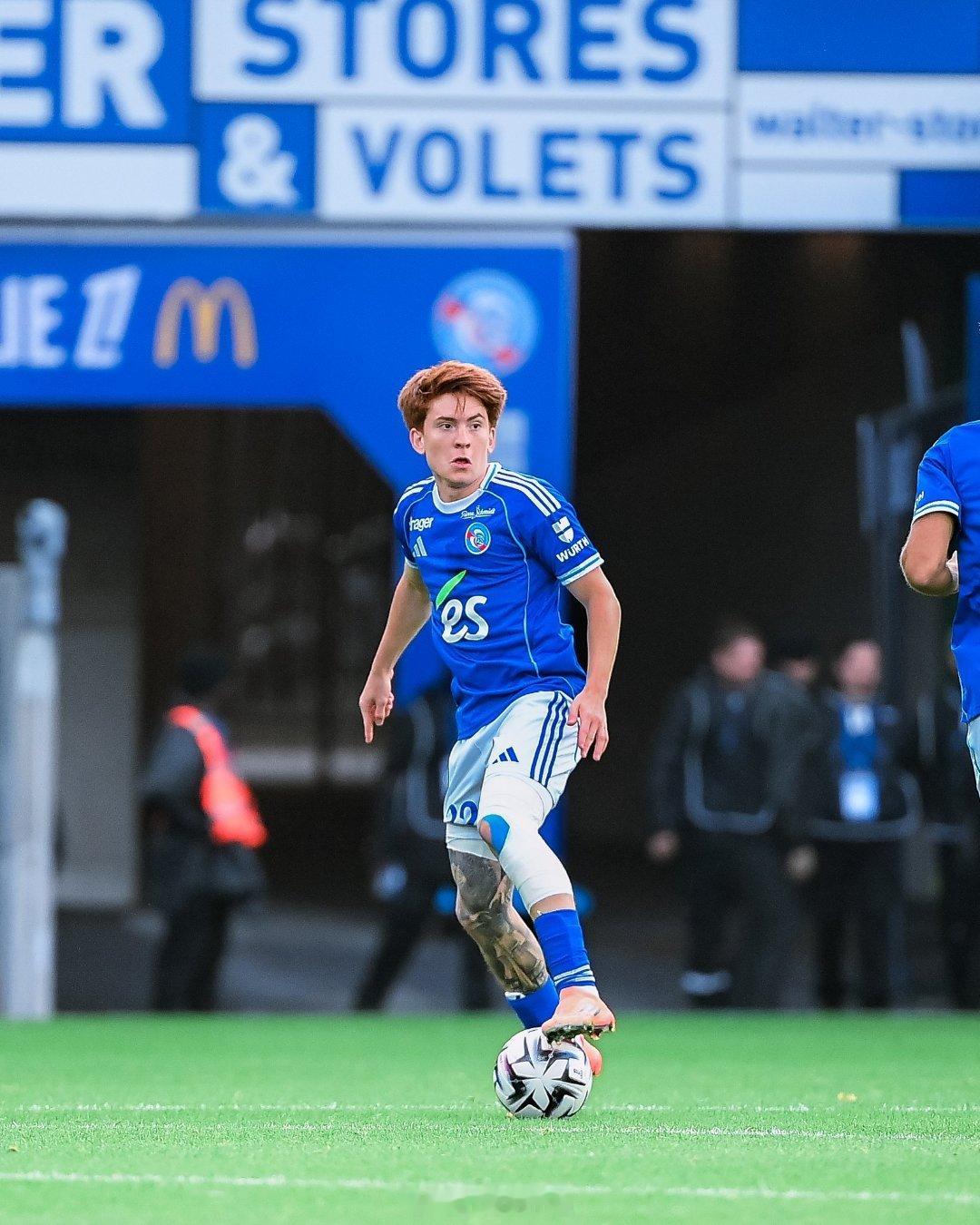 法甲联赛🇫🇷 阿根廷球员 第7轮斯特拉斯堡 5-0 昂热华金·帕尼切利（梅开