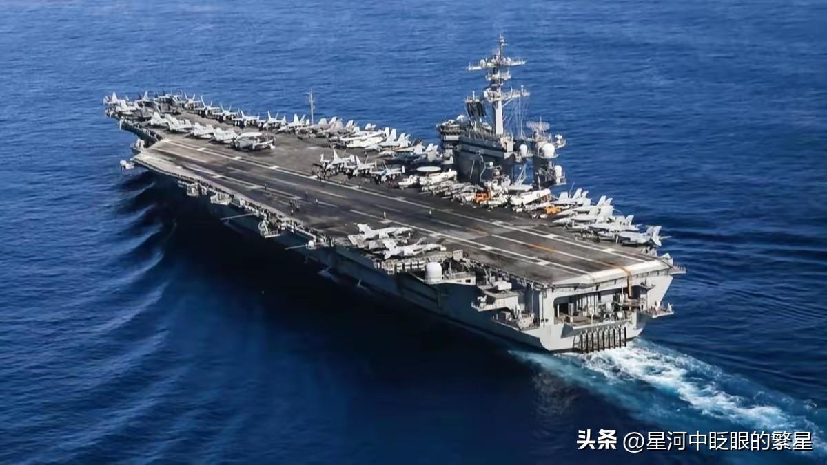 “林肯”号航母甲板被炸穿，冒着黑烟狼狈逃窜，这绝对是美军自二战以来遭受的最大耻辱