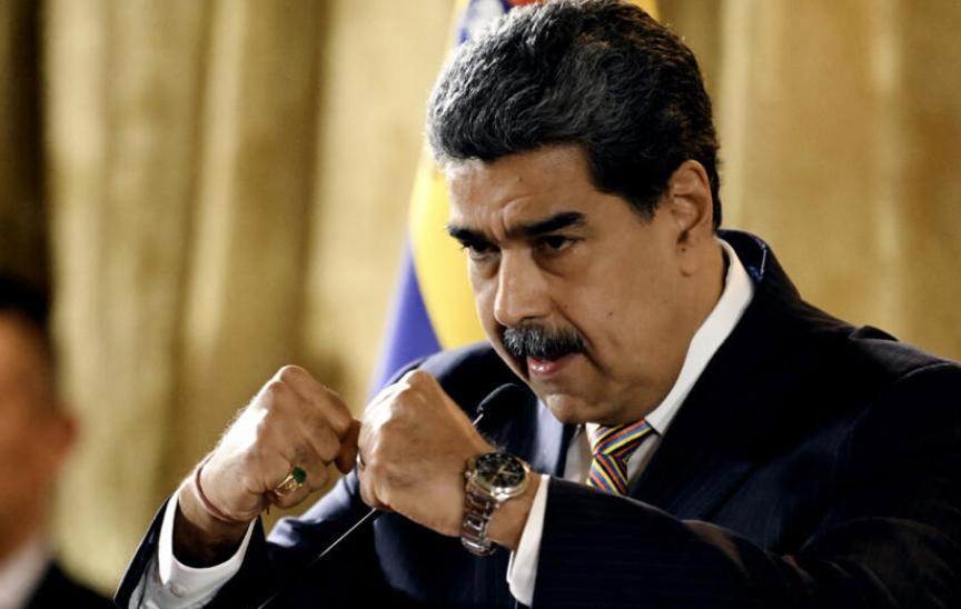 【美军大兵压境，马杜罗严阵以待，而委内瑞拉民众更关心晚餐】

委内瑞拉正被一支超