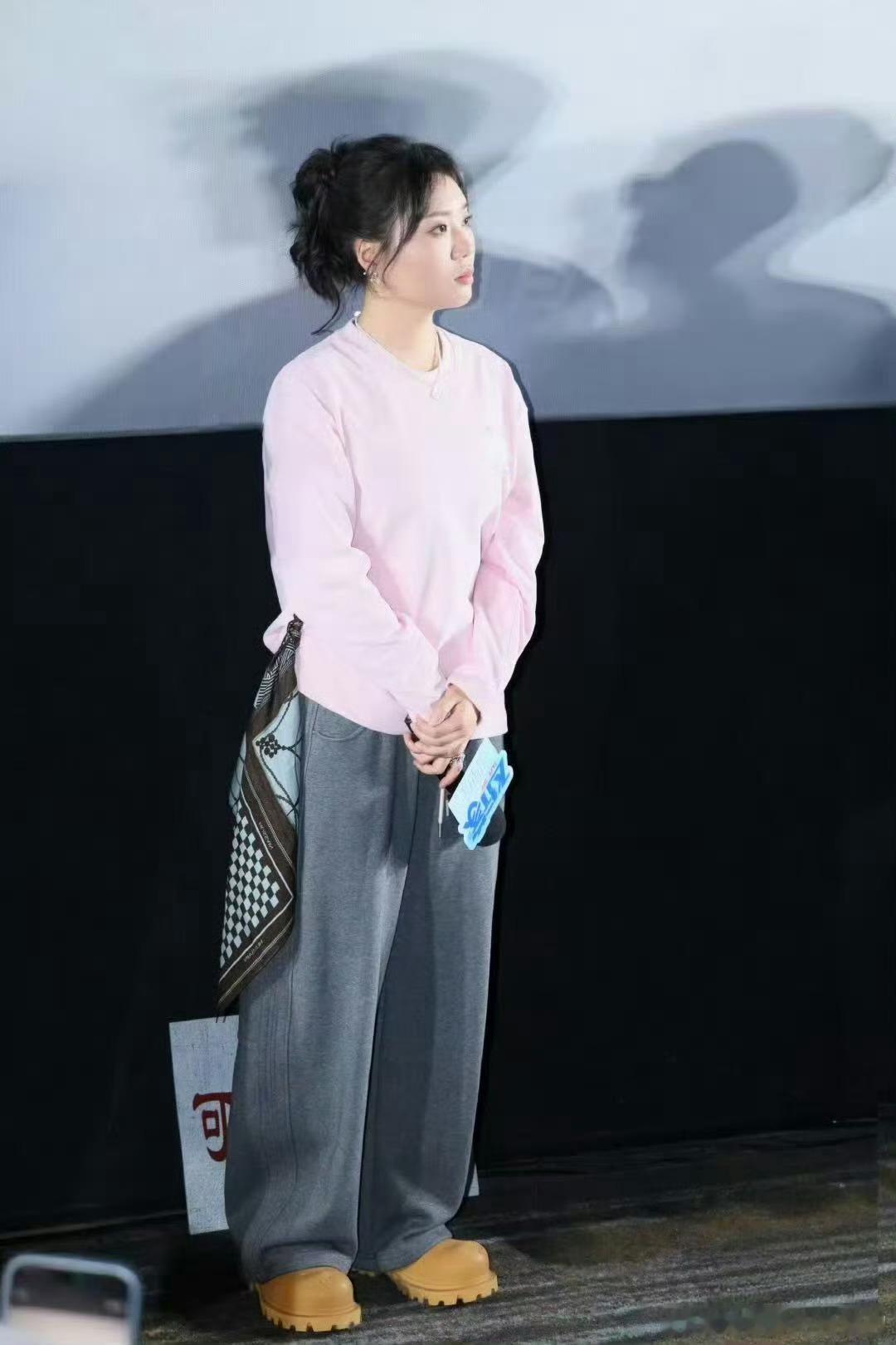 李雪琴把高雅风演活了 在平遥看过李雪琴演的《逍遥·游》，不说虚假的，李雪琴是天生