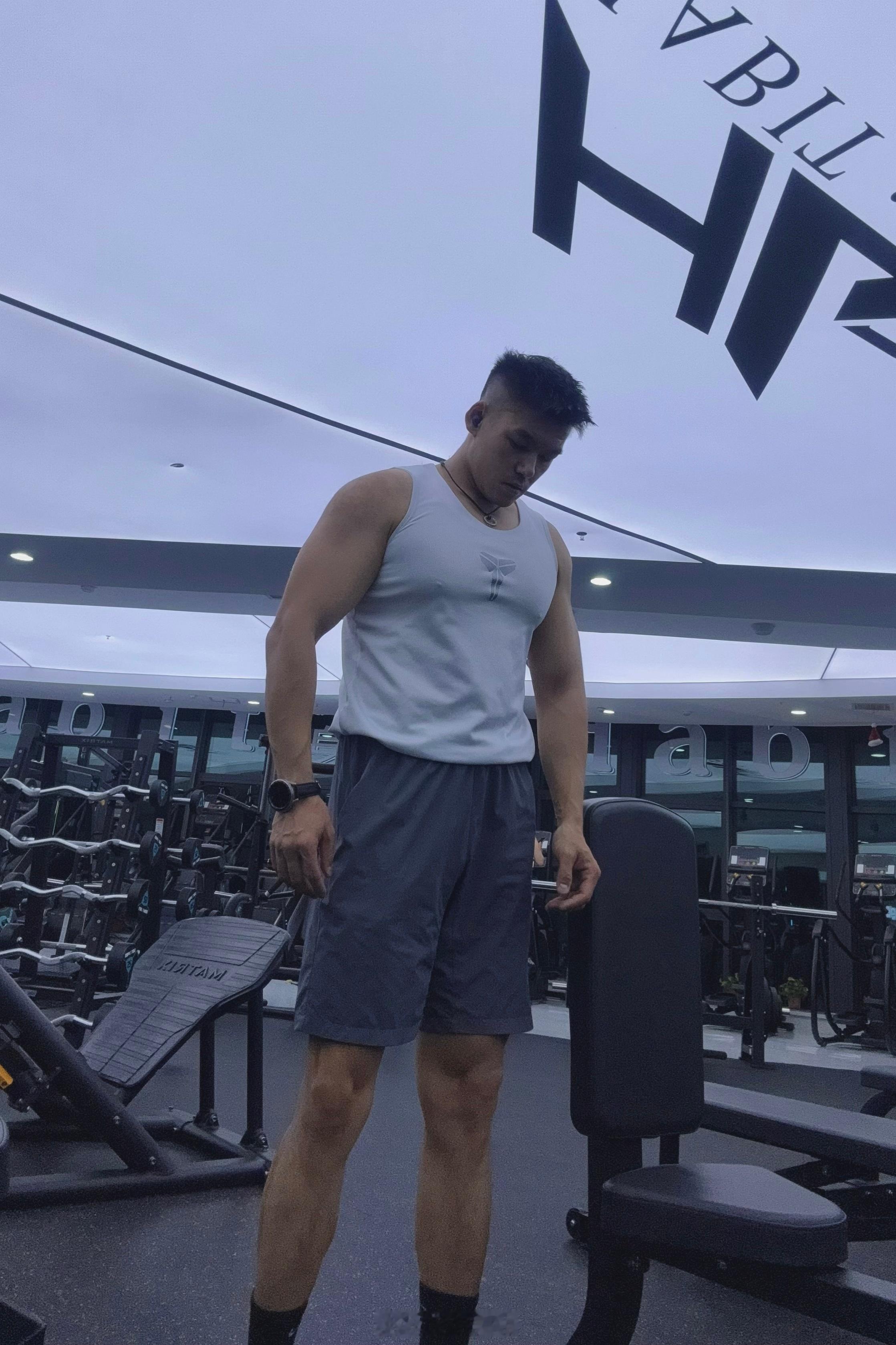 多练 1️⃣下好休假[偷乐]健身[超话]运动打卡[超话] ​​​