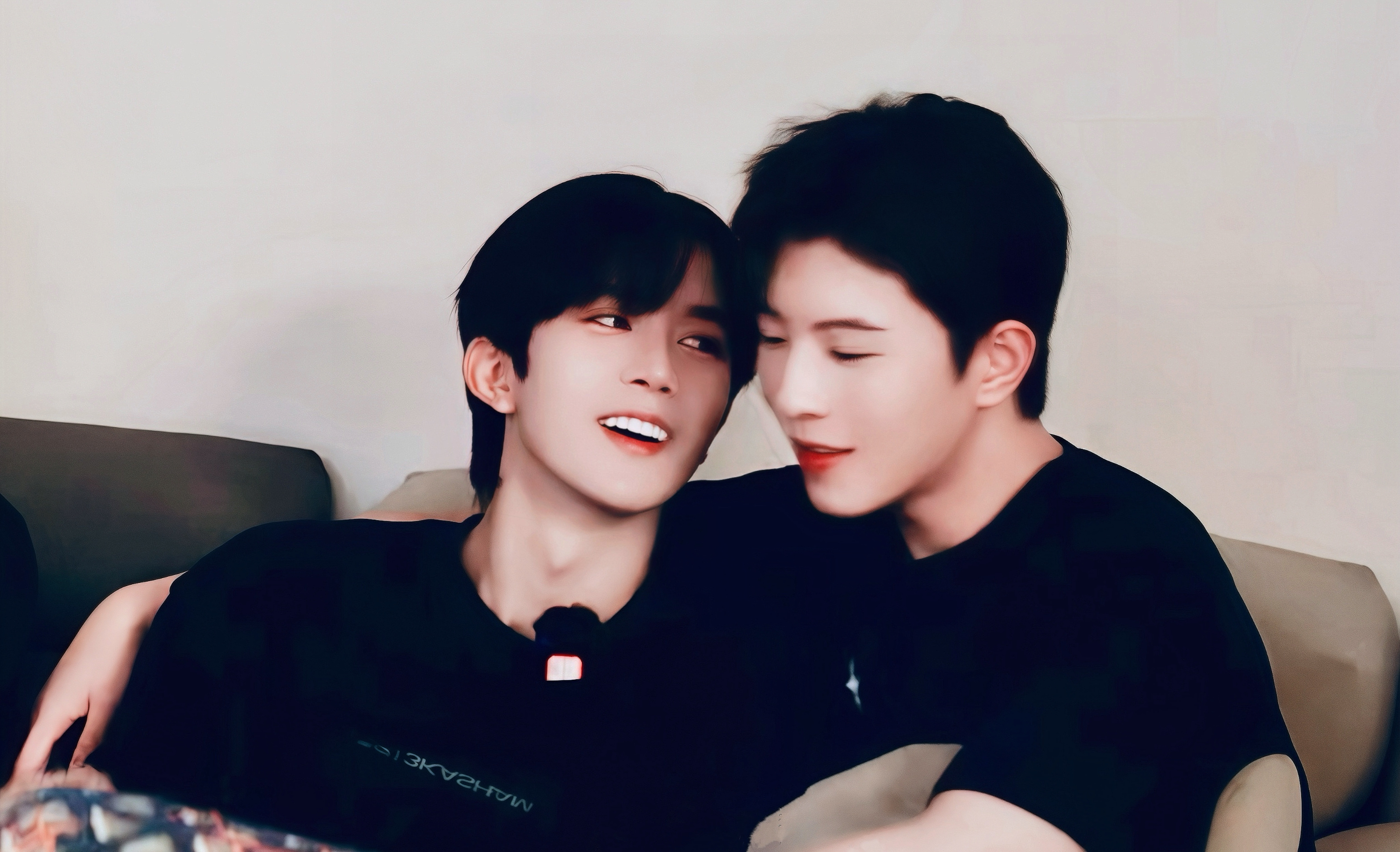 ⭐ 我比流言蜚语先认识你们，不曾在巅峰时慕名而来，不会在你们低谷时期离你们而去，