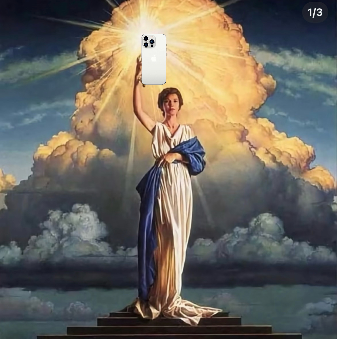 本人在CPG就这样举着手机找信号 