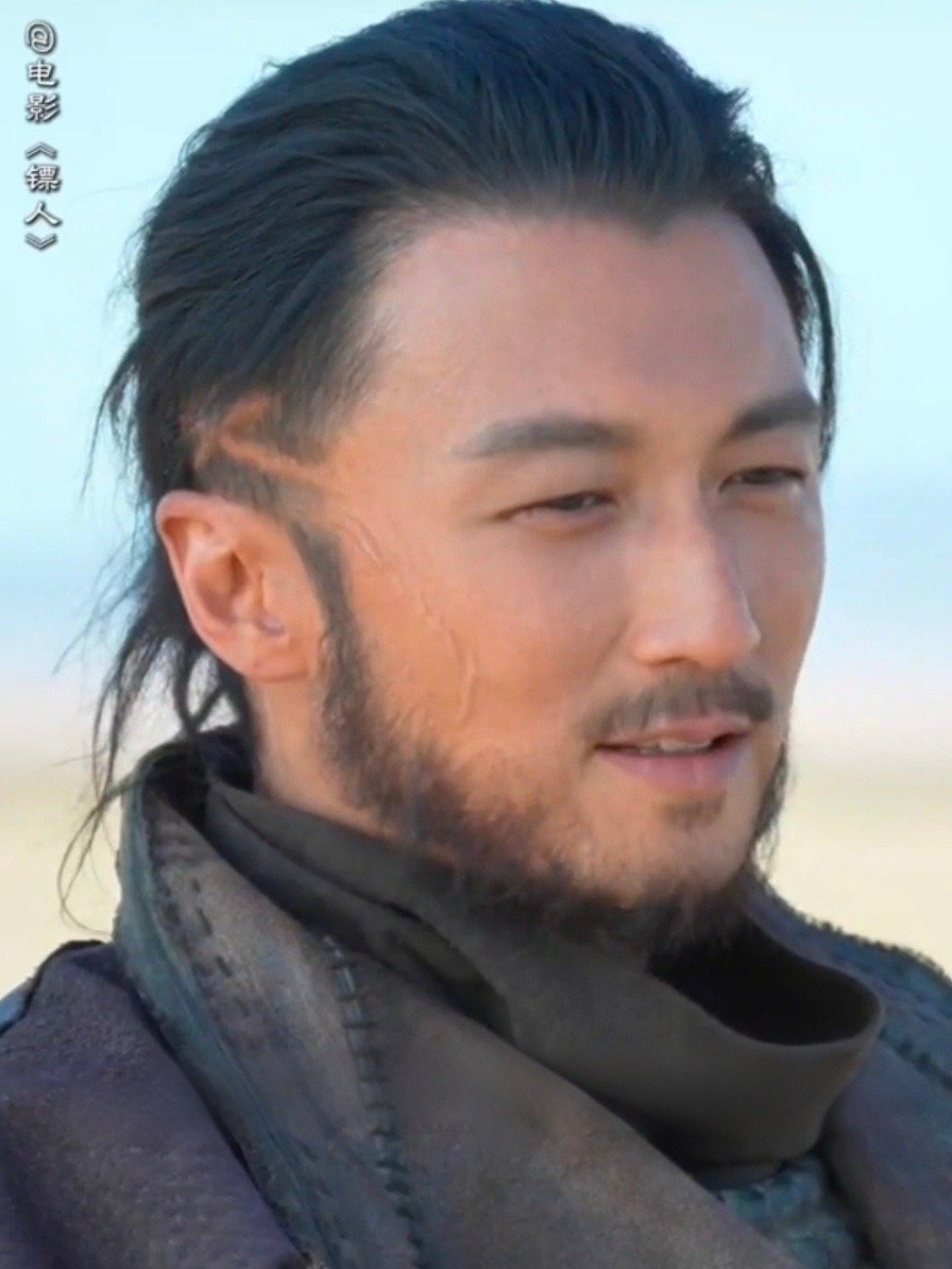 锋劈了 京呆了 谢霆锋在《镖人》里上演“满45减20”奇迹！高难度劈叉说来就来，