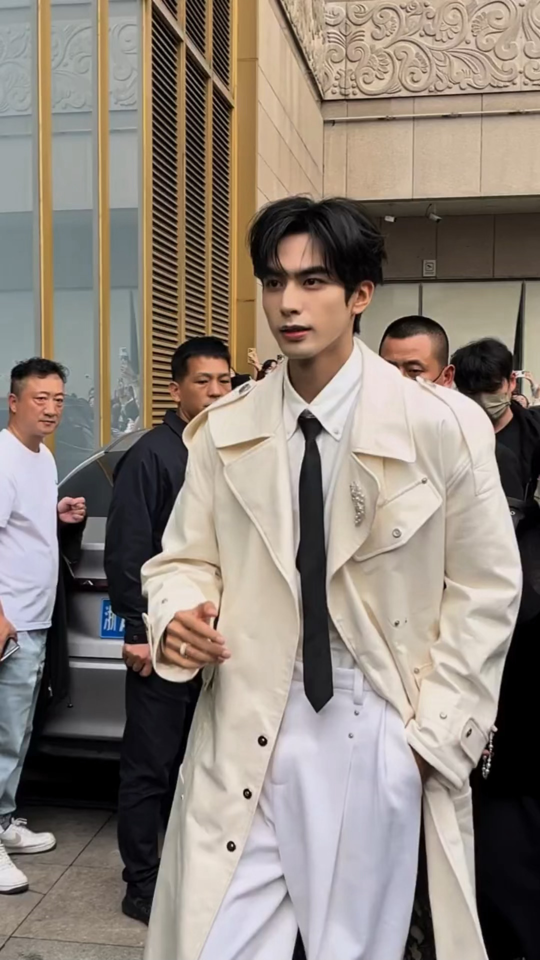 omg帅成啥样了威龙[捂嘴哭]所有人保持…[流鼻血][流鼻血][流鼻血][流鼻血