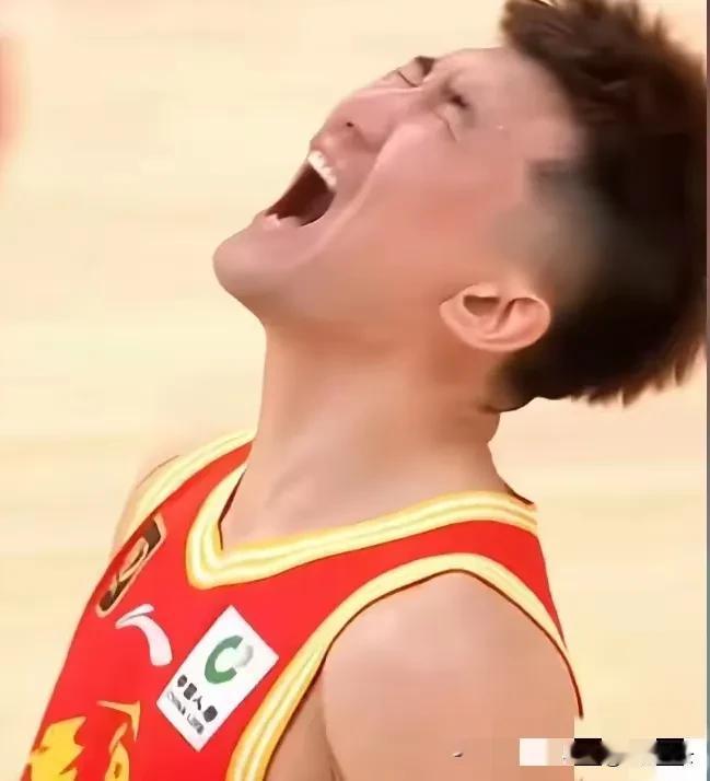 孙铭徽怒踢篮球真的没必要被责备[捂脸]

广厦队主场输北京队2分，赛后孙铭徽直接