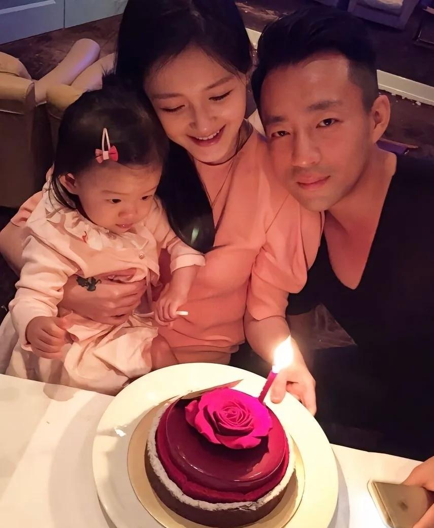 忽然就理解了大s，婚姻前期的她是真的有想好好过日子的，她对未来生活充满憧憬！后来