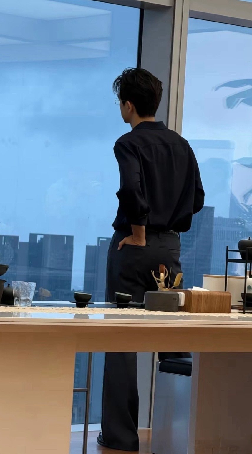 李现李现科大讯飞墨水屏系列全球代言人 以墨为色，以静为境。一目、一行、一倾心。和