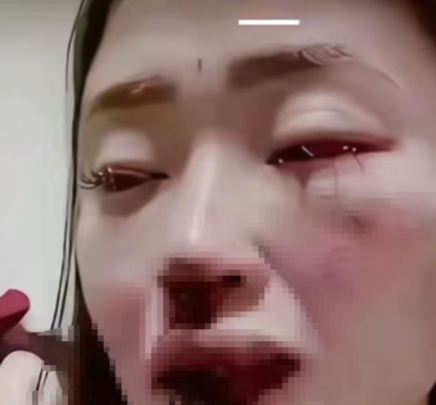 深圳姑娘柳薇，英国留学时跟印度男友汗卡迪谈恋爱，不顾父母以死相逼的阻拦，揣着17
