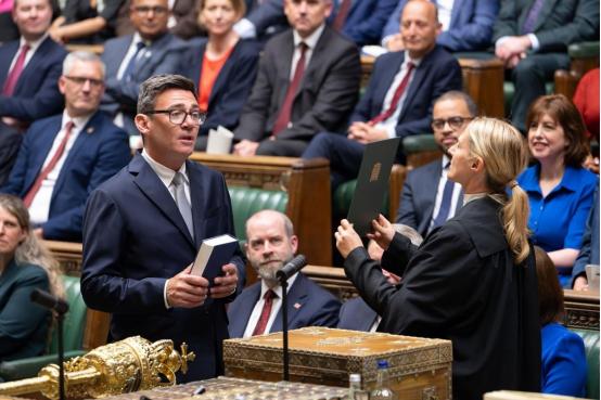 英国新首相是特朗普宿敌？美英关系怕是不妙了
 
斯塔默已经宣布辞职，下一任英国首