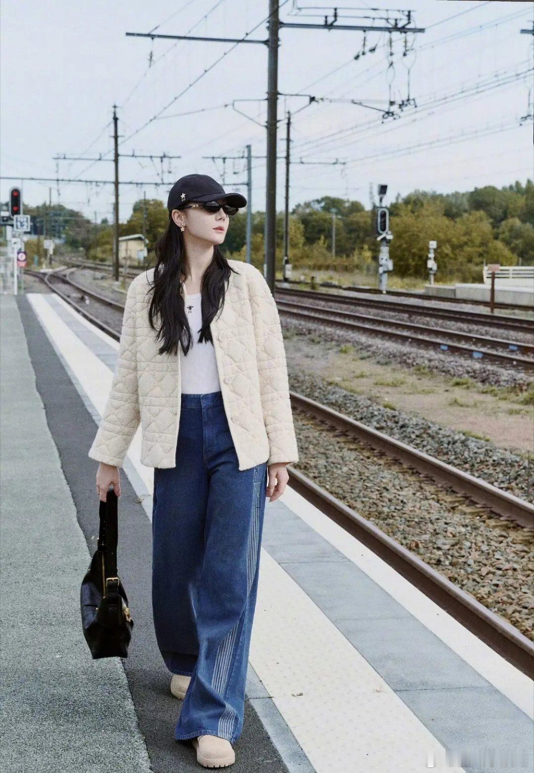 感觉大家对迪丽热巴都很宽容 