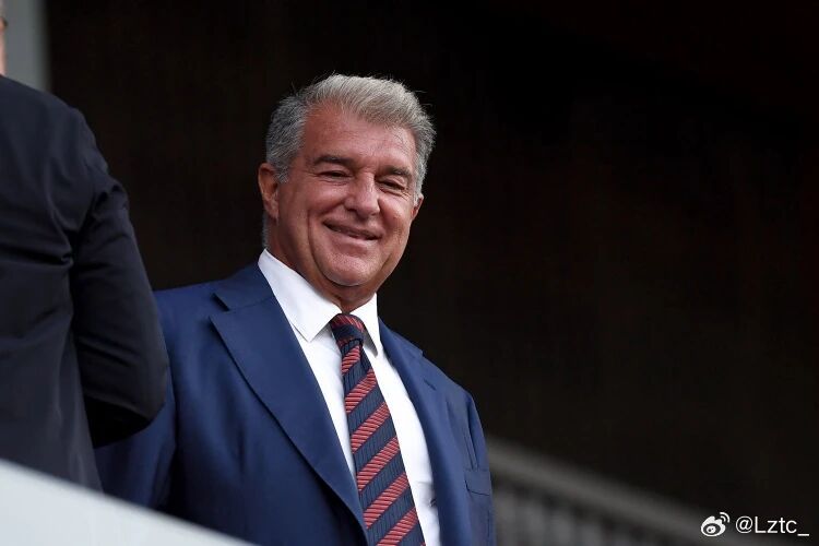 官方：拉波尔塔再次当选巴萨主席，击败丰特▼官方消息，拉波尔塔在巴萨主席选举中获胜