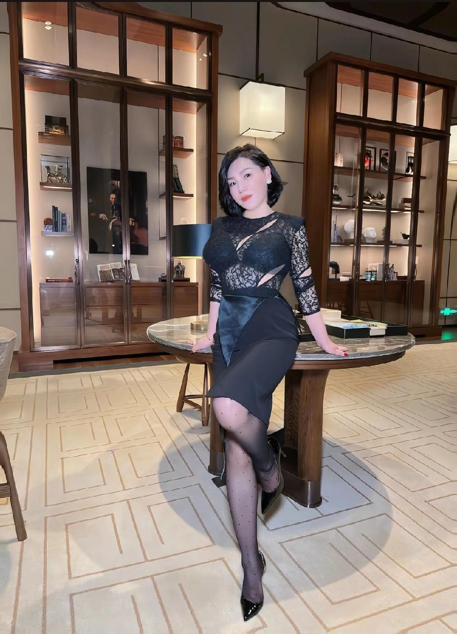 看看气质女神的穿着搭配吧