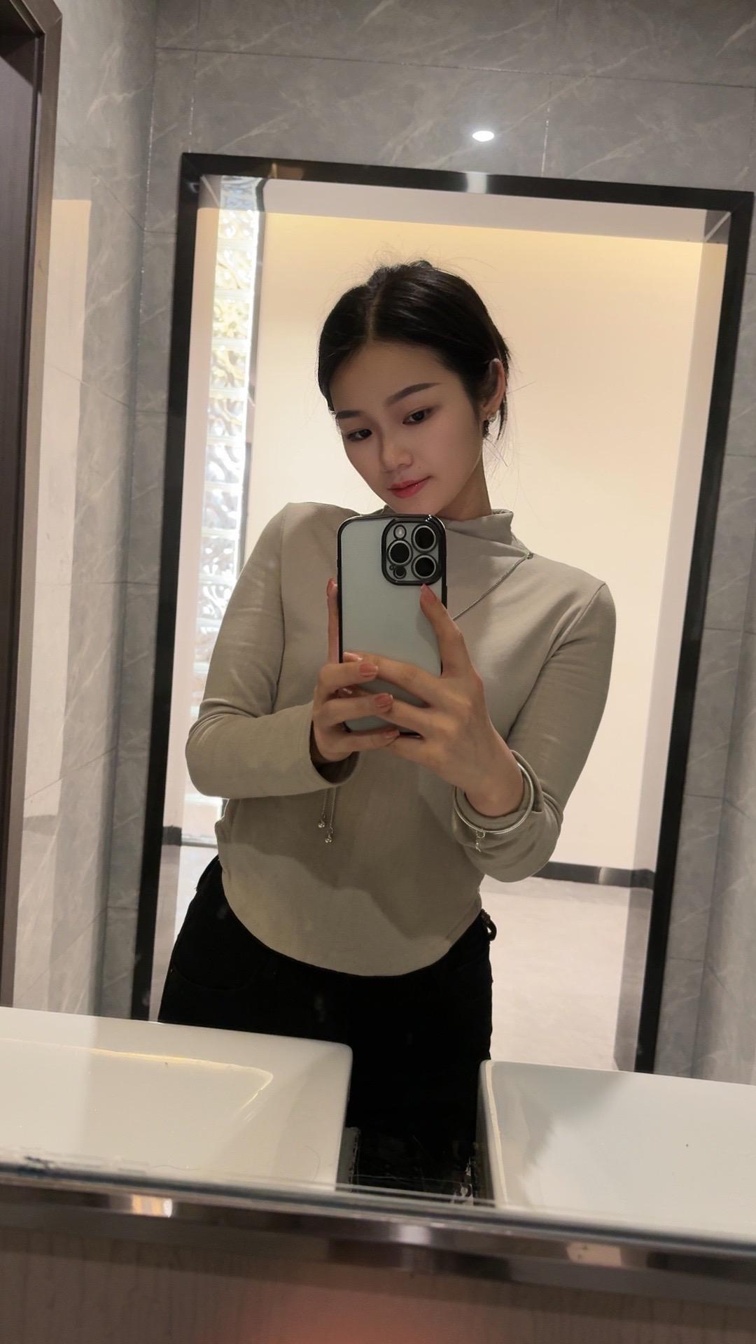 很喜欢现在的状态，任何让人累的关系，我都不想维持，得之坦然，失之淡然，顺其自然…