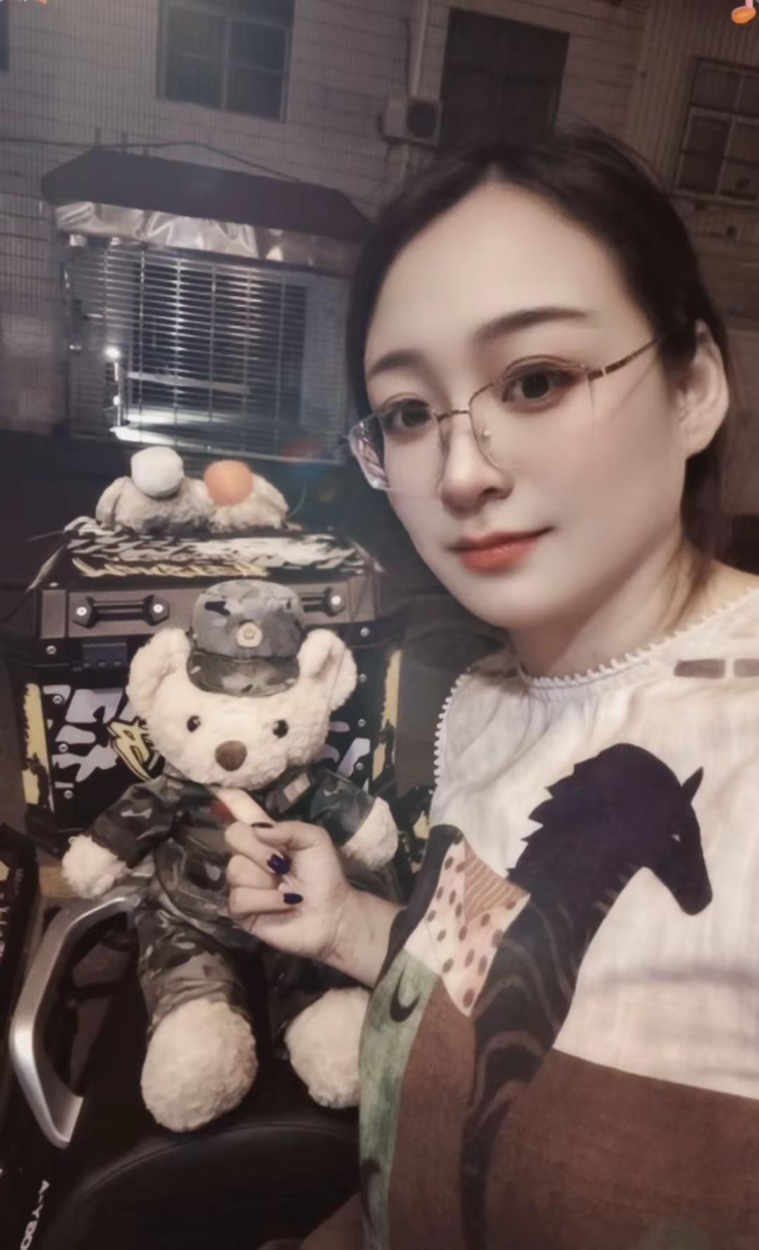 我们拍个合影！这首歌有没有人听过😁
