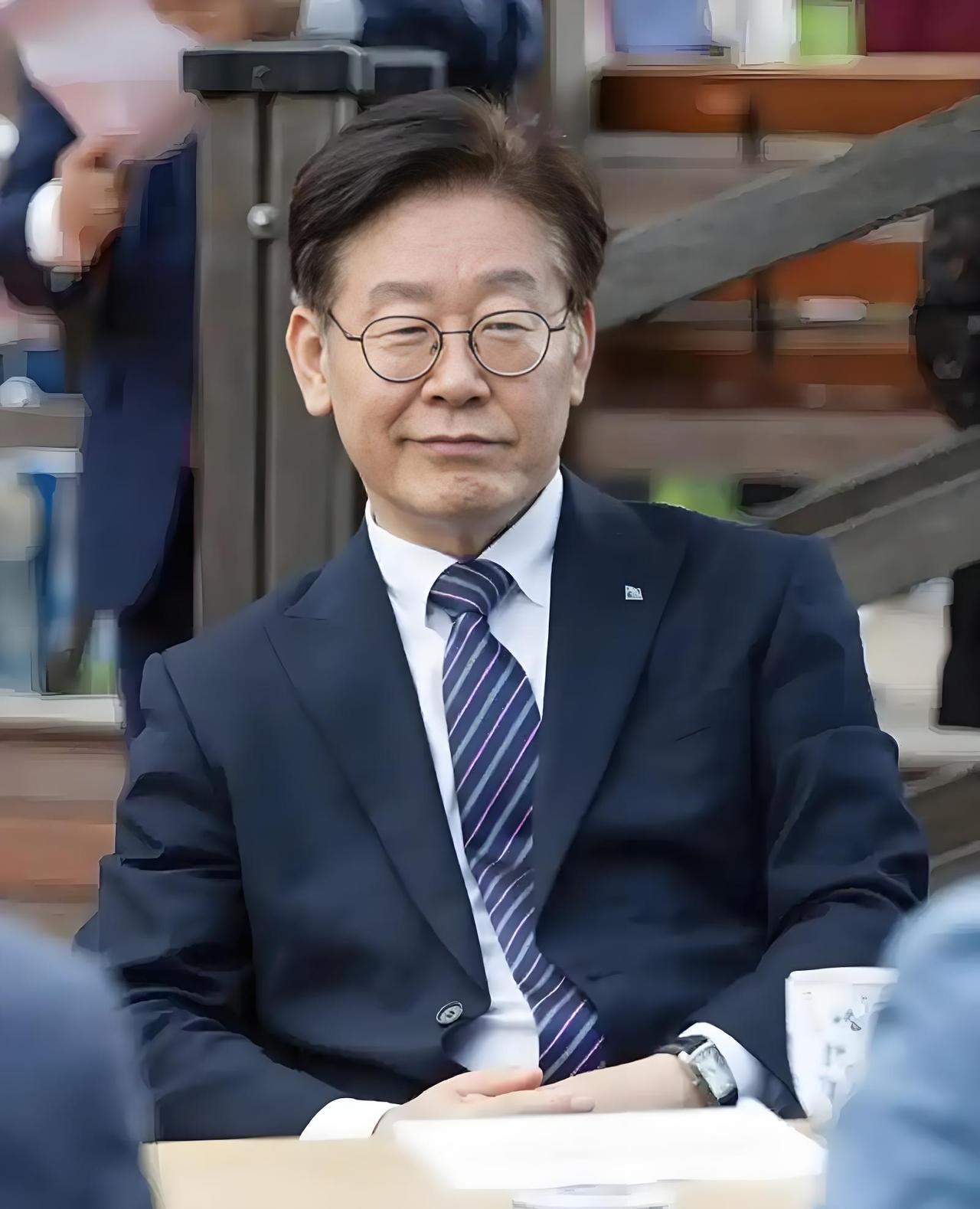 李在明懂得睦邻友好，是个好总统。

香港福苑小区大火，李在明第一时间在社交平台用