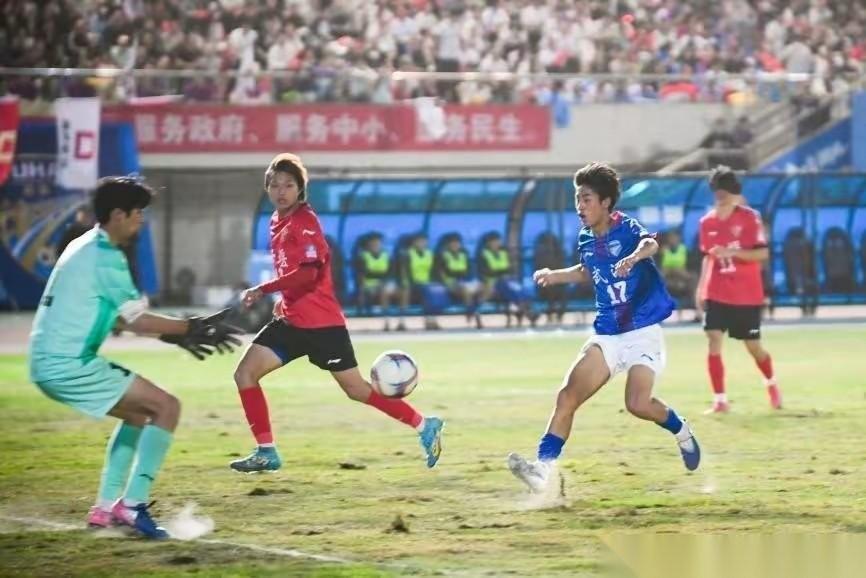 苏超的作业可没那么容易抄，主要是经济实力跟不上人家。你就看昨晚楚超十堰对武汉那场