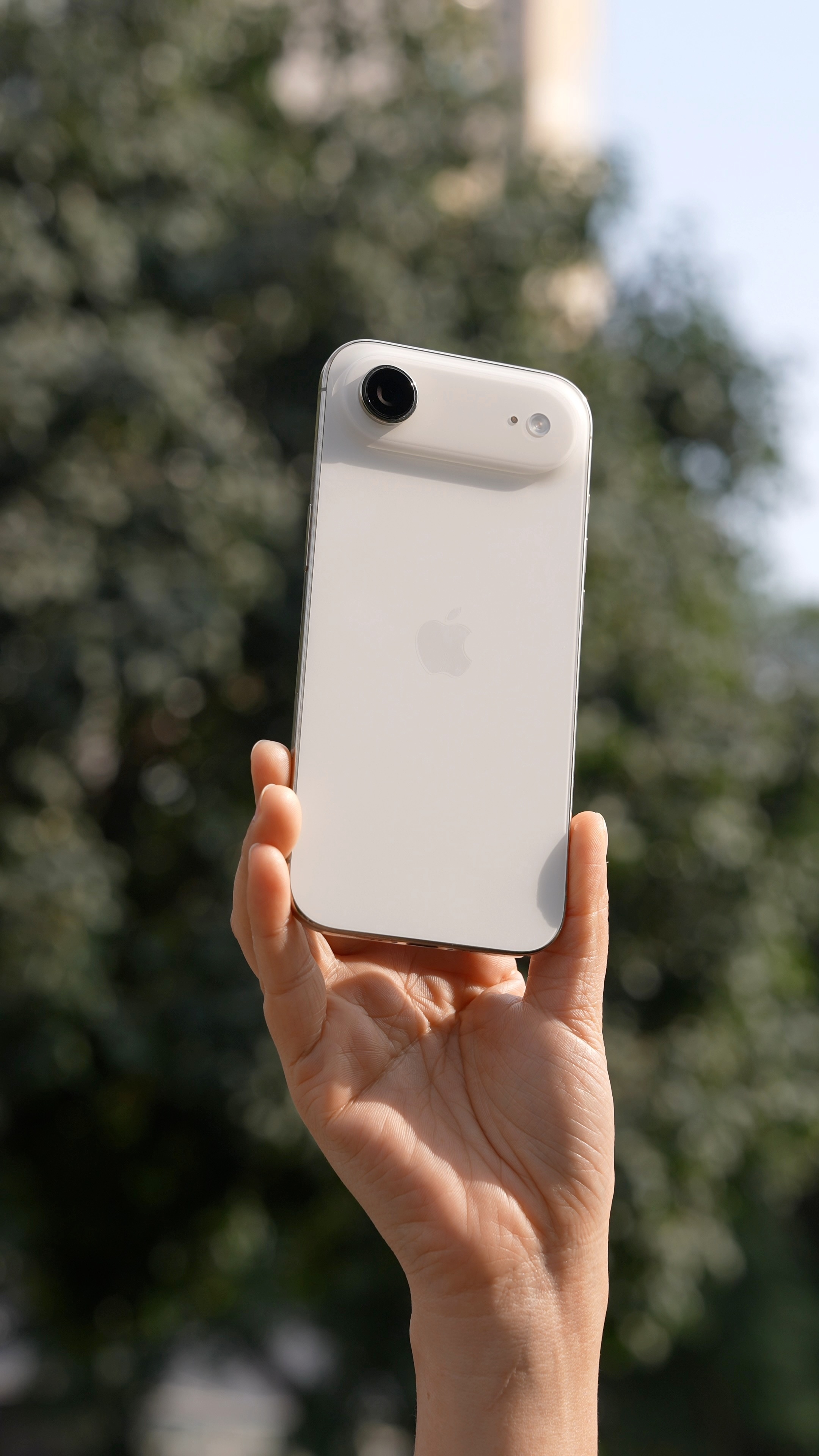 降价能拯救iPhoneAir销量吗 降价显然不能拯救Air的销量，买过的人玩不了