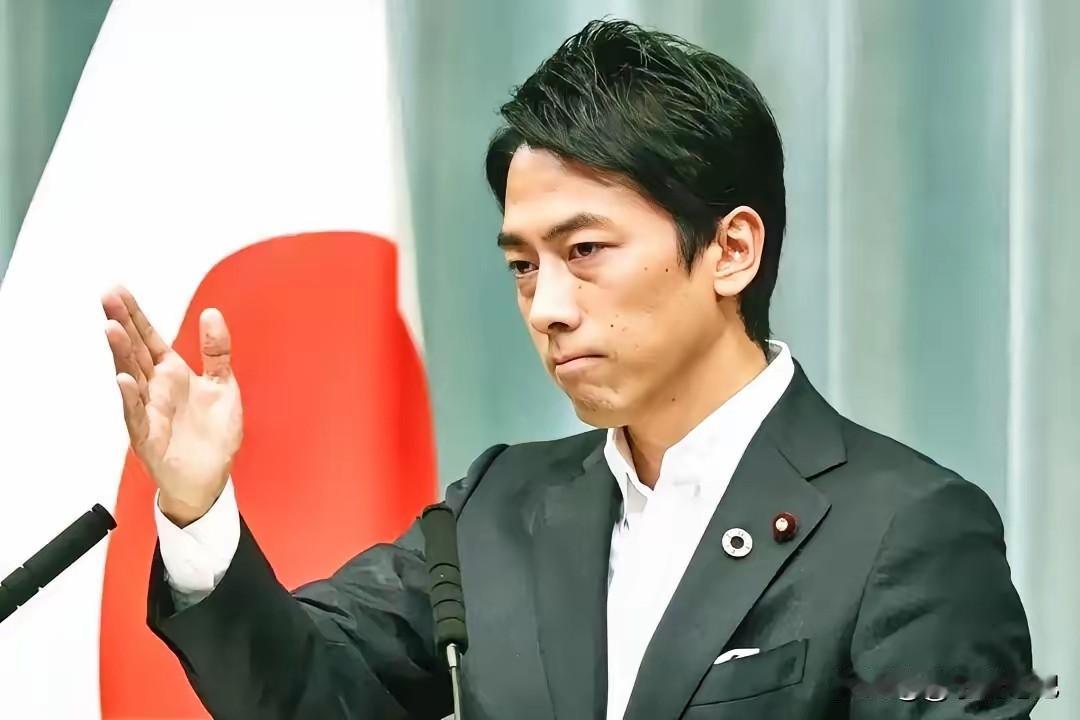 难道日本要主动出击？
​近日，日本防长小泉进次郎对外叫嚣“坐以待毙不是选项，出击