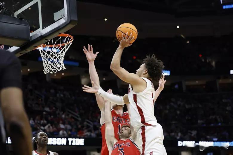 2026选秀前瞻：火箭三枚次轮签位与目标球员
截至2026年2月中旬，结合NBA