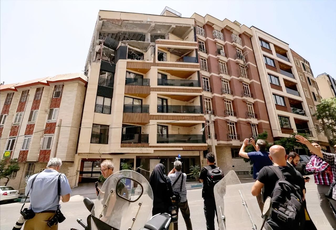 近美媒扒出个大瓜，今年6月以色列悄咪咪干了票大事，短短几天就把10个伊朗高级核科