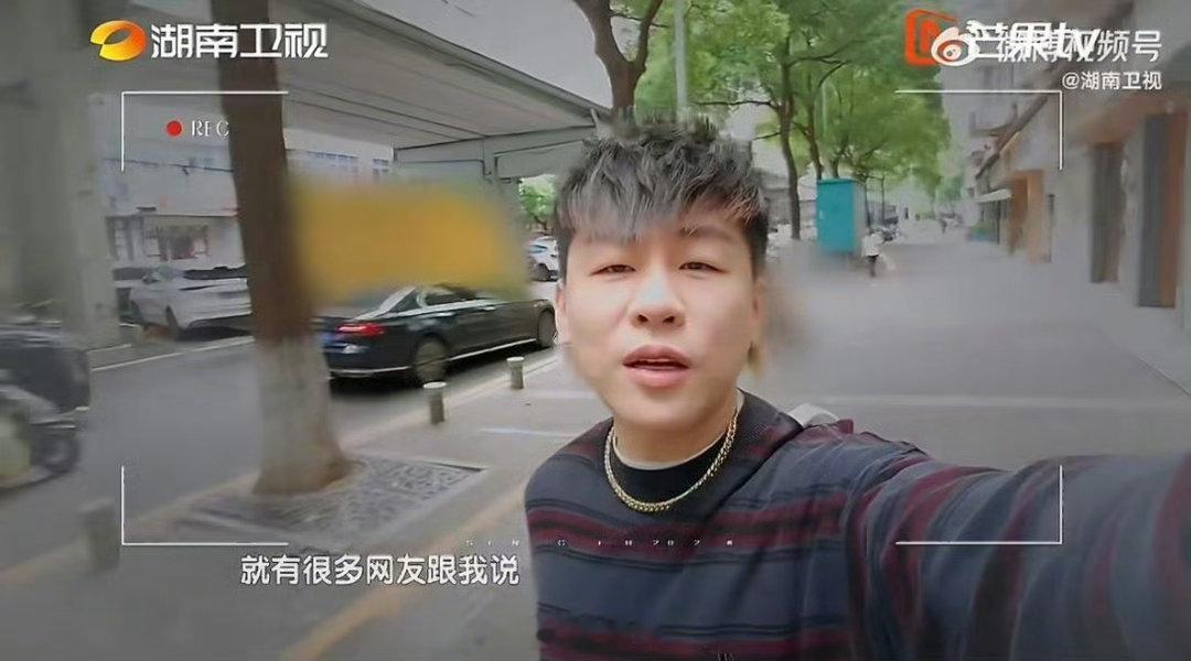 歌手直播胡彦斌还是动画片歌手 深耕影视动画配乐多年的胡彦斌，一直和动画歌曲缘分颇
