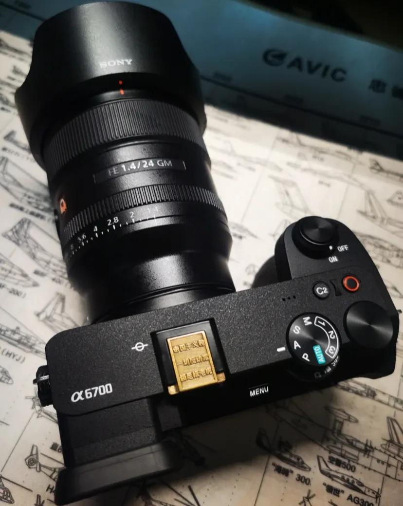 刷京东居然原价捡漏一台6700
上次买相机已经是五年前了，前段时间看发布会才知道