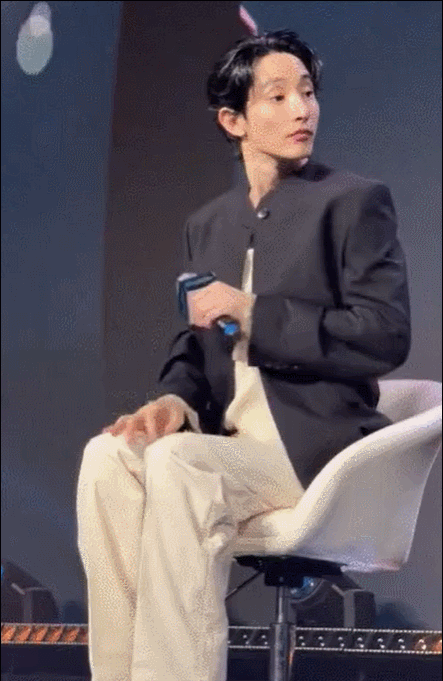 李洙赫最近怎么了李洙赫怎么了 韩网今日全网热议，李洙赫近期公开状态小动作不断，说