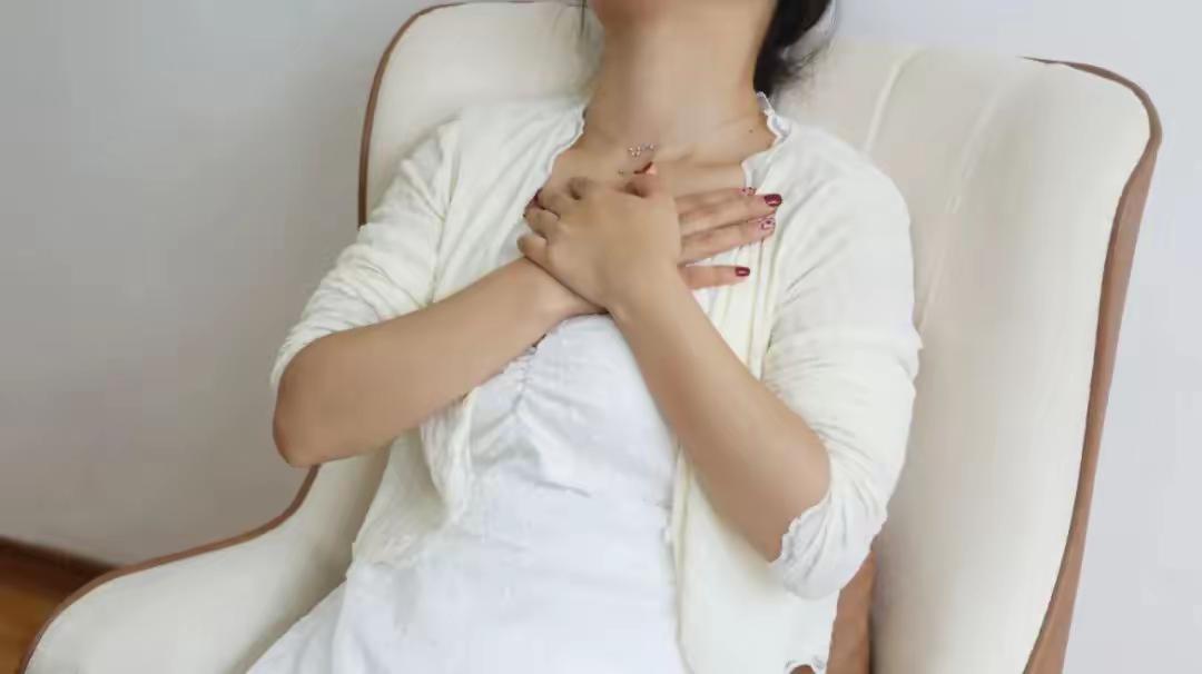 看来我们还真的需要掌握一些自救方法，毕竟谁也不能预测明天要发生什么，人是吃五谷杂