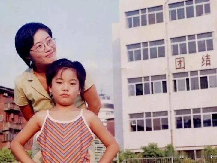 蒋方舟当年这么回应“抄袭代笔”传闻:

“抄袭是一个现代概念，古代经常有假托谁写