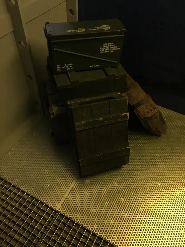 我在1995年带过一个仁寿县的兵。有一回，他趁着在军械库出公差的机会，偷偷拿出2