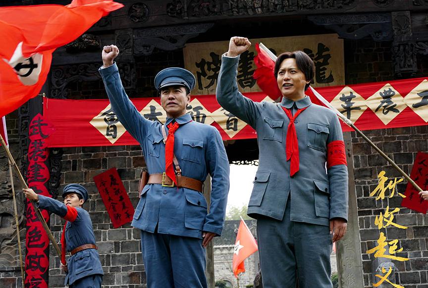 中国革命的成功，绝对不是毛主席一个人的成就，是无数先烈和英雄共同创造的，这是绝对